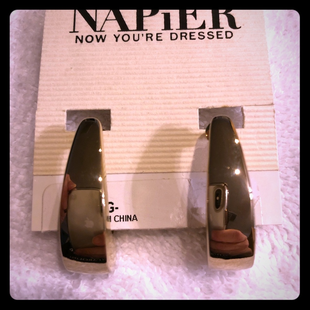 🎉🎉Napier Gold Clip-on earrings
